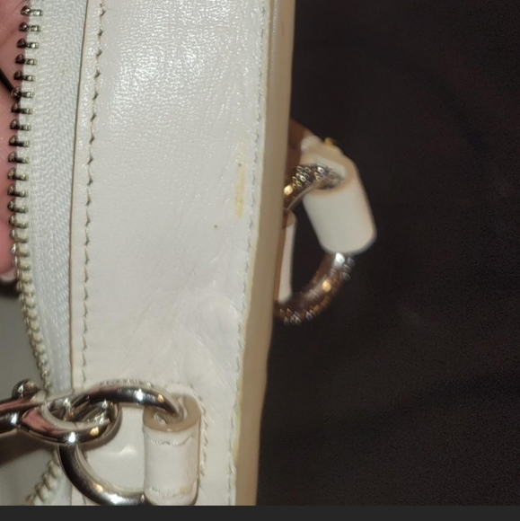 Authentic Coach pearl color handbag - Picture 6 of 7
